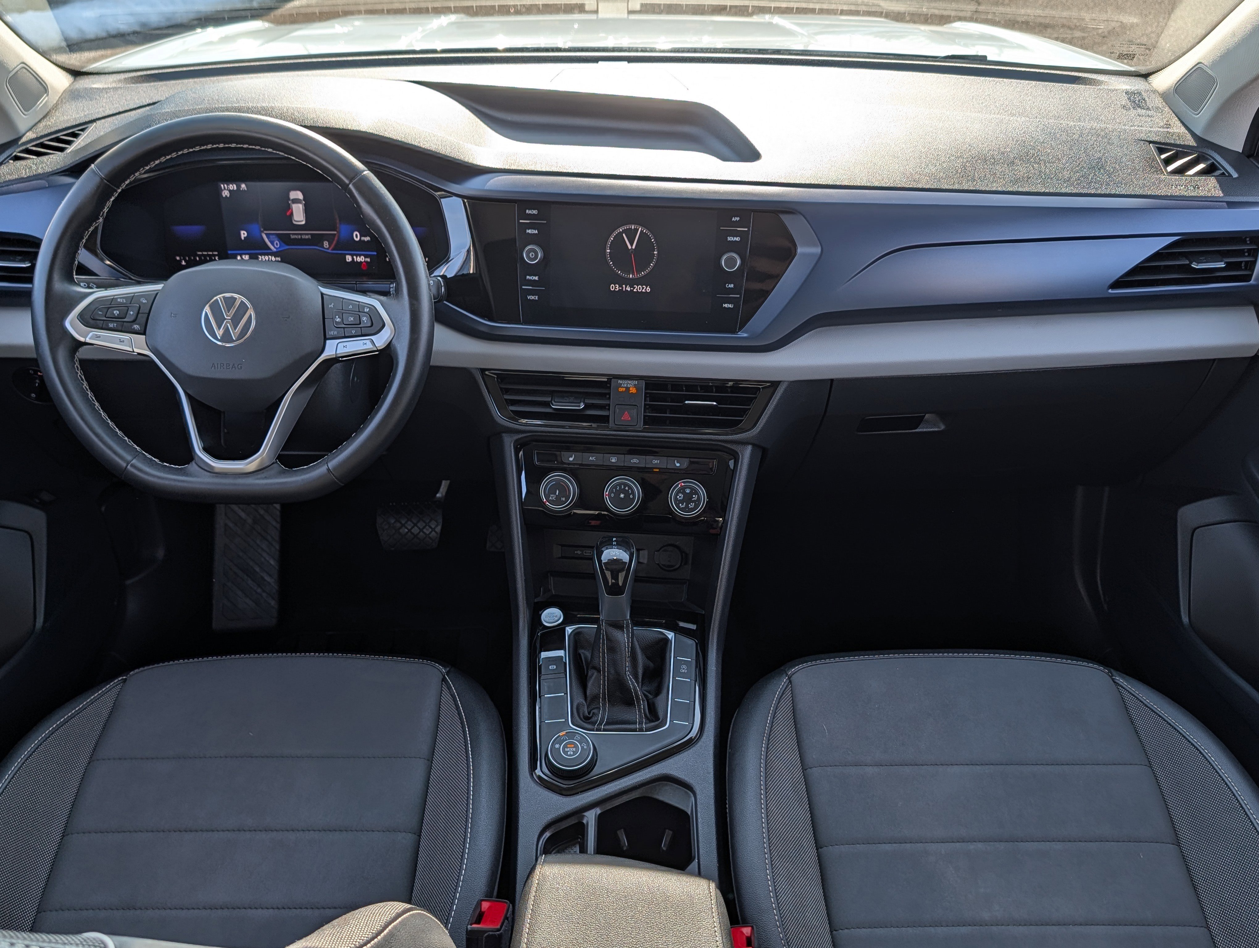 Used 2023 Volkswagen Taos SE w/ Panoramic Sunroof Package image 10