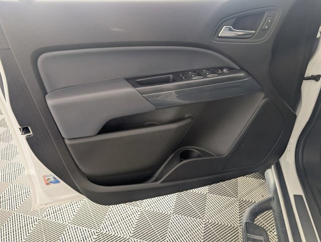 Used 2017 Chevrolet Colorado Z71 RWD image 10