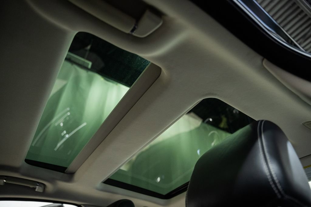 Used 2019 Jaguar XJ R-Sport image 38