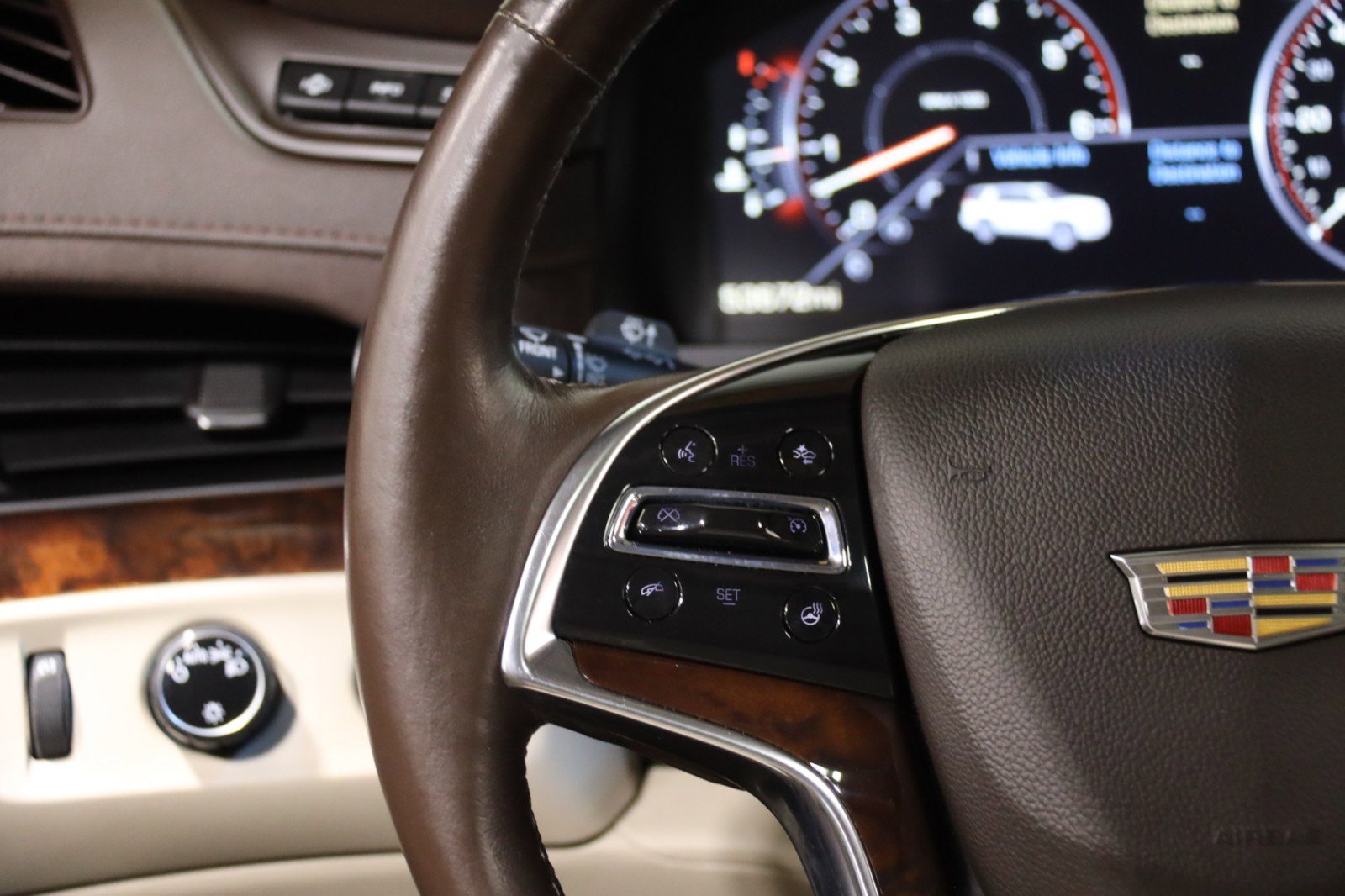 Used 2015 Cadillac Escalade Luxury AWD/4WD image 56