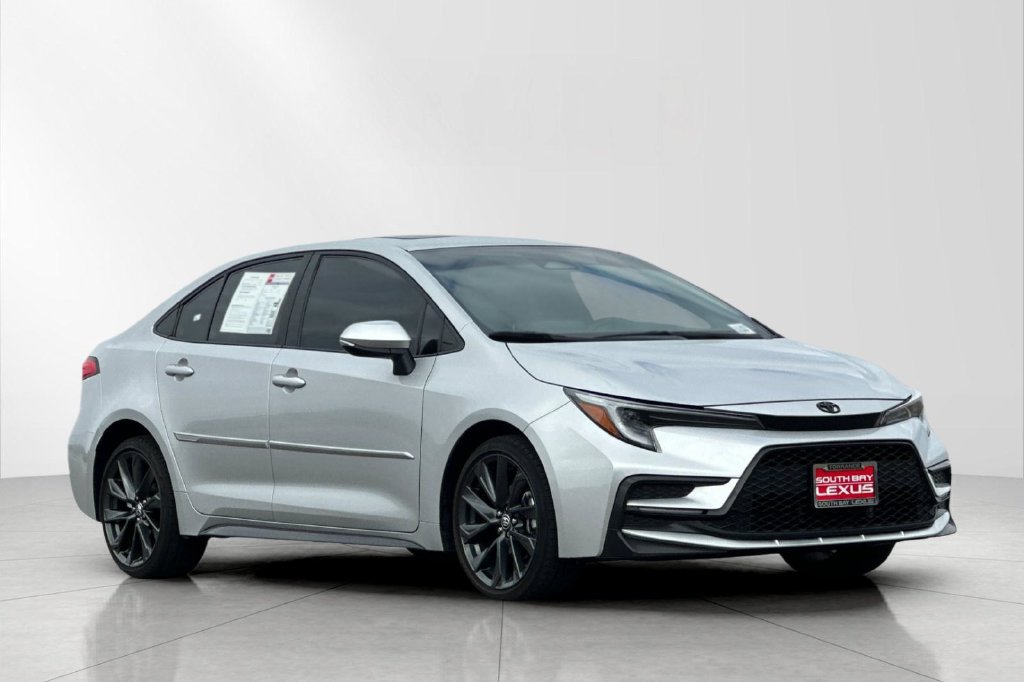 Used 2024 Toyota Corolla SE w/ SE Premium Package FWD image 8