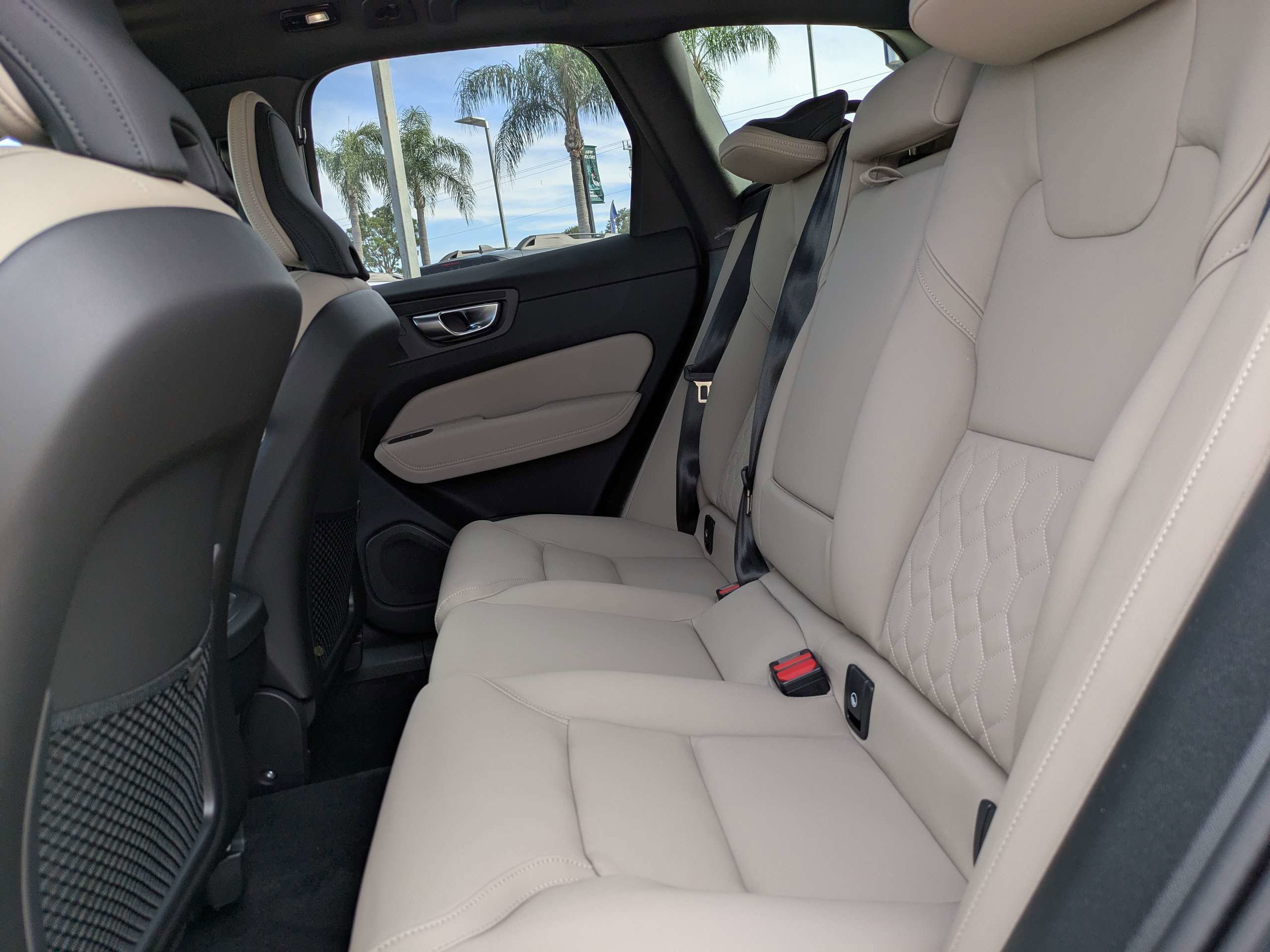 New 2026 Volvo XC60 B5 Plus w/ Protection Package Premier image 15