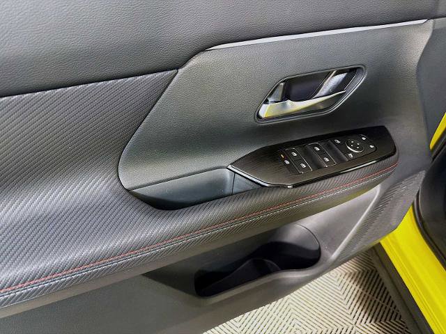 Certified 2025 Nissan Kicks SR AWD/4WD image 15