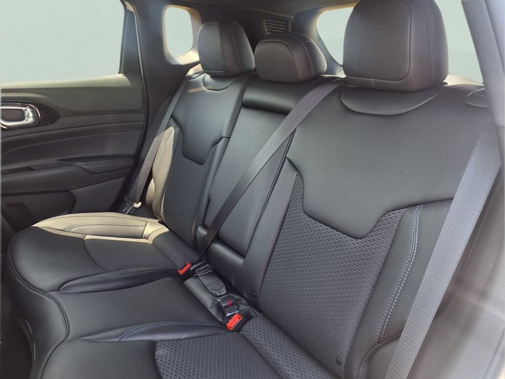 New 2026 Jeep Compass Latitude AWD/4WD image 12