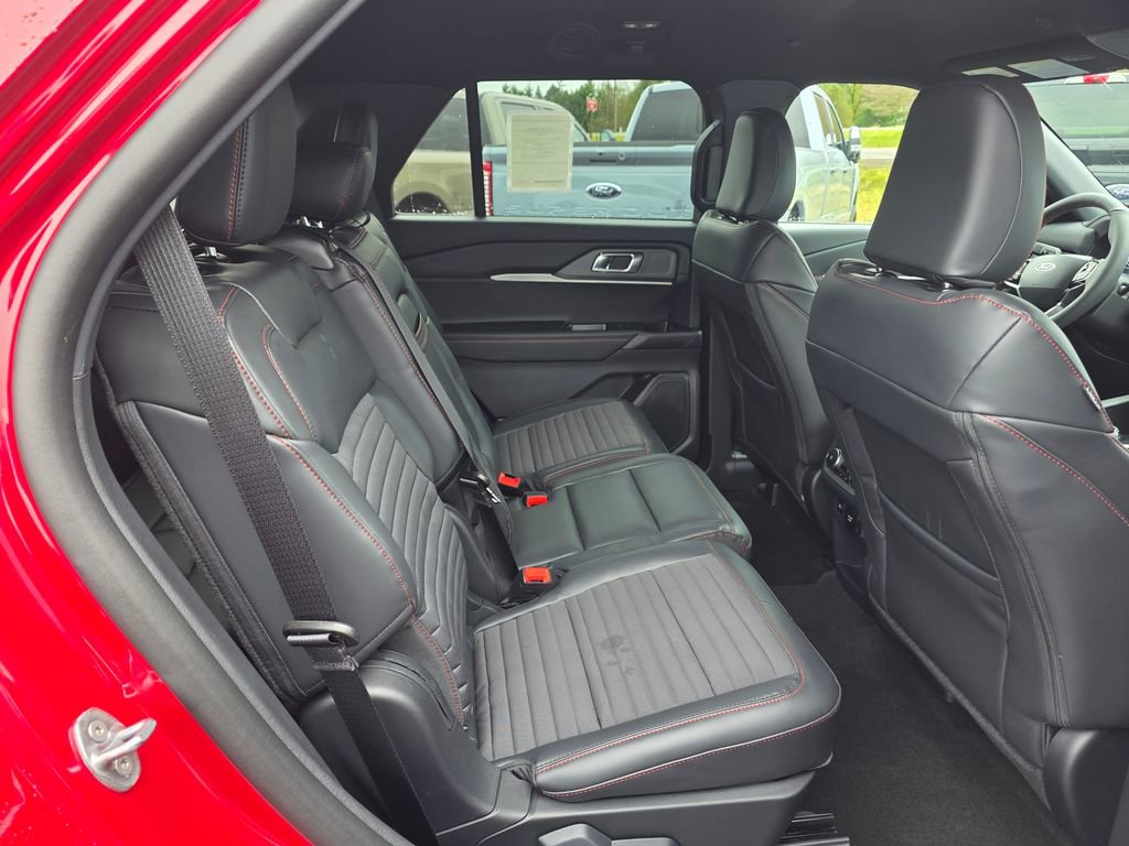 New 2026 Ford Explorer ST-Line w/ ST-Line Street Pack image 31