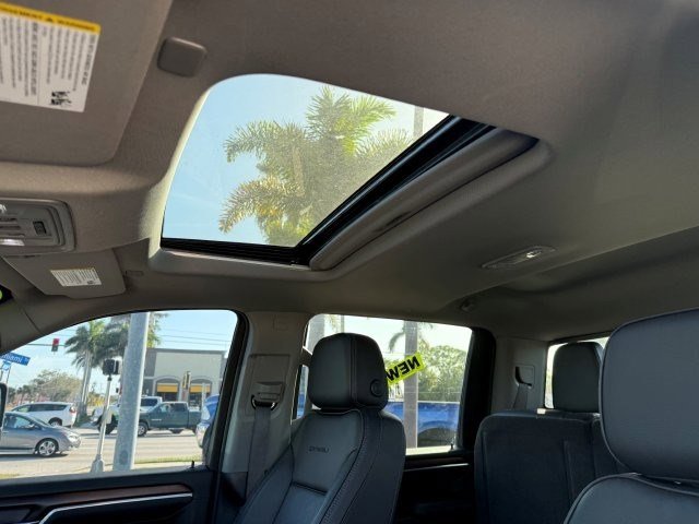 Used 2024 GMC Sierra 2500 Denali w/ Denali Reserve Package image 13
