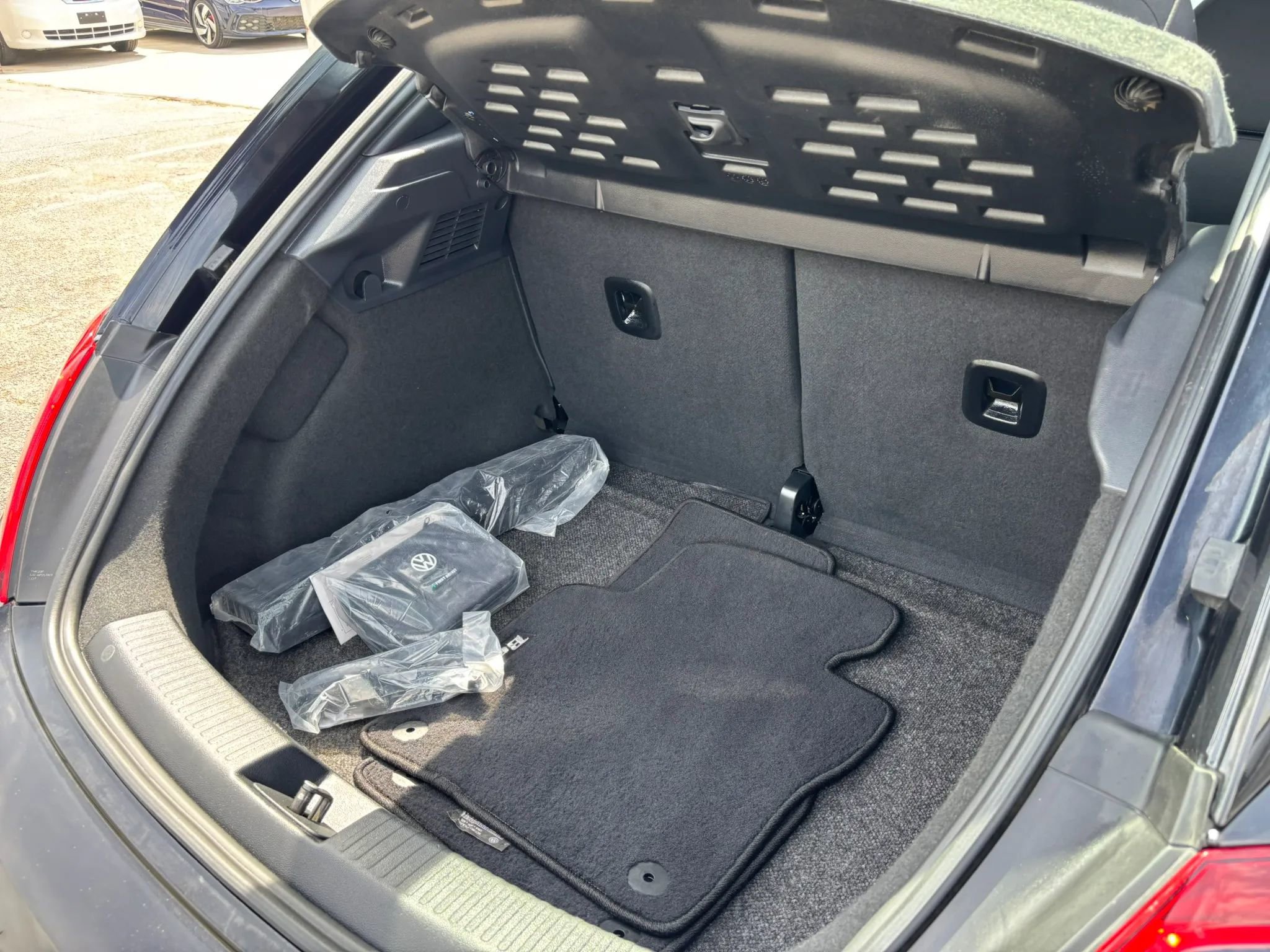 Used 2019 Volkswagen Beetle 2.0T S image 43