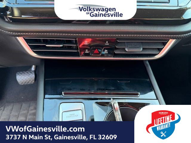 Used 2025 Volkswagen Atlas SE image 28