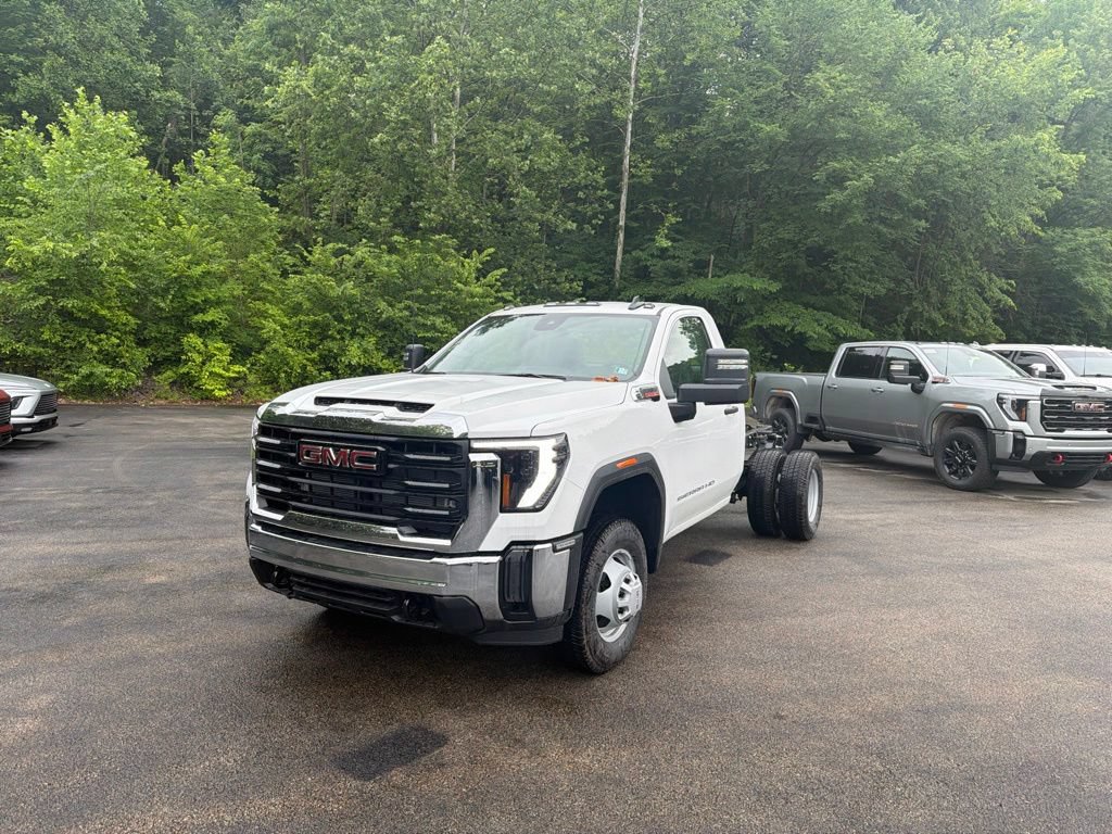 Used 2026 GMC Sierra 3500 Pro w/ Fleet Convenience Package AWD/4WD image 7