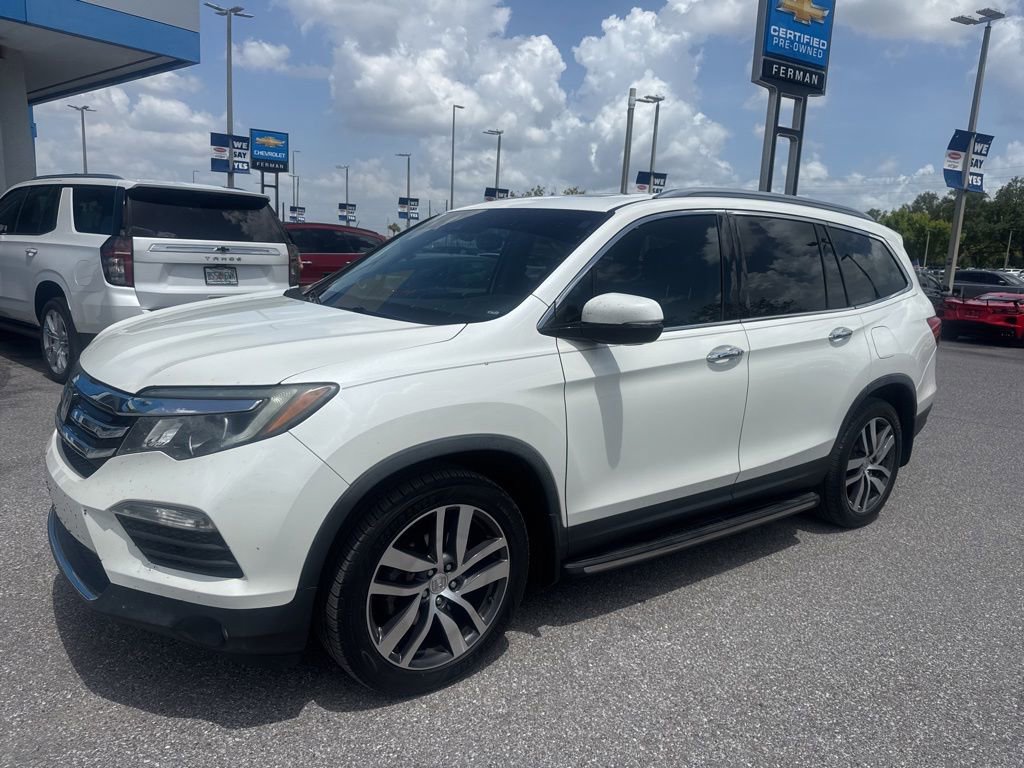 Used 2017 Honda Pilot Elite image 1