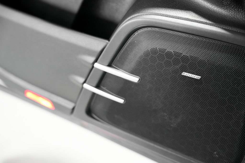 Used 2015 Porsche Cayenne S image 38