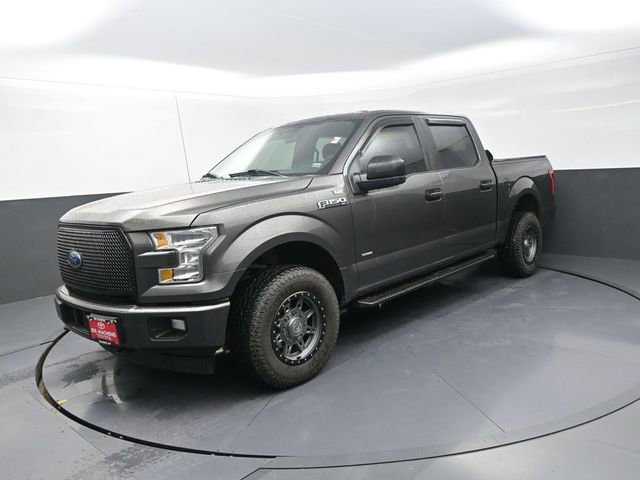Used 2017 Ford F150 XL w/ Equipment Group 101A Mid AWD/4WD image 3