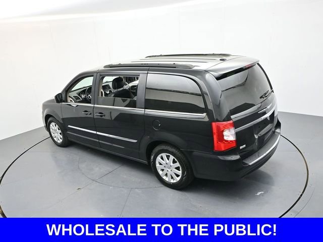 Used 2014 Chrysler Town & Country Touring image 22