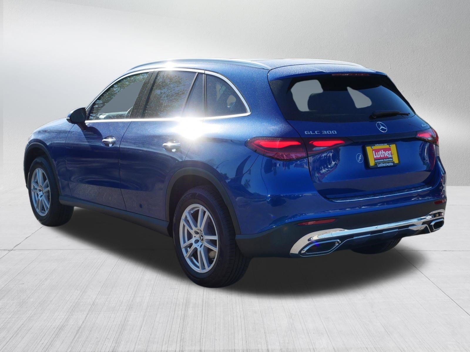 Used 2023 Mercedes-Benz GLC 300 4MATIC image 5
