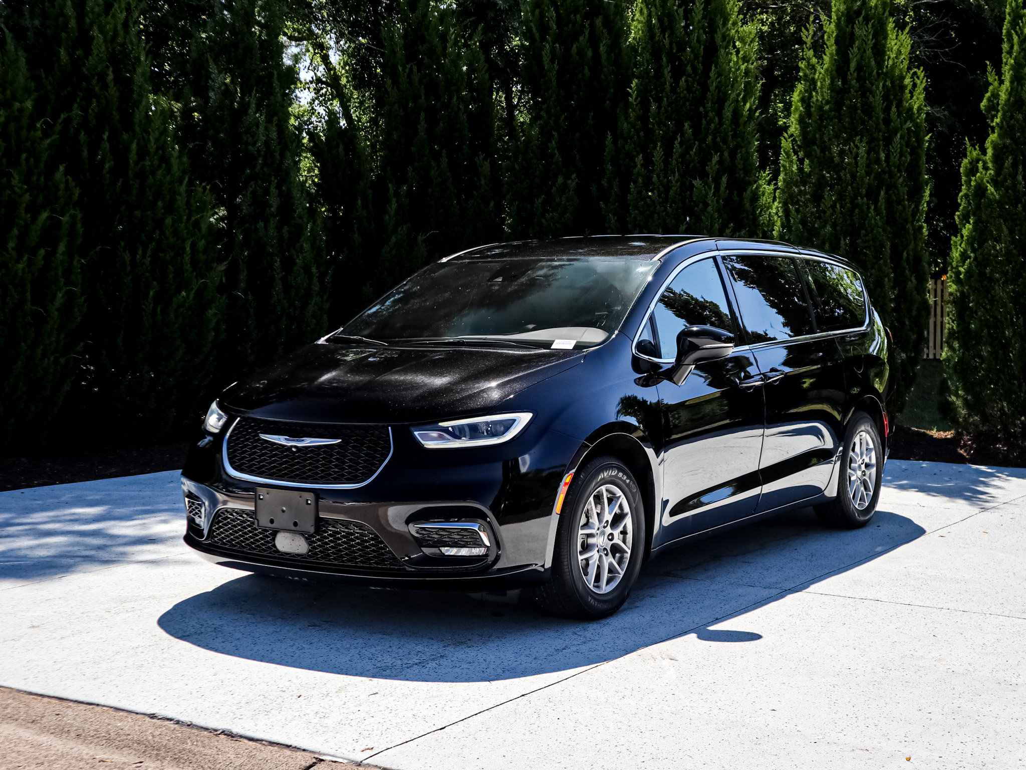 Used 2025 Chrysler Pacifica Select FWD image 5