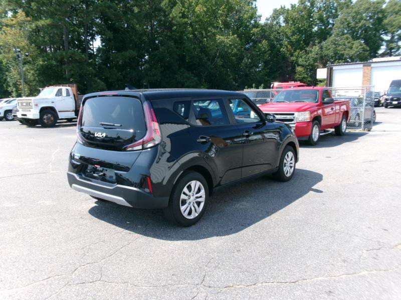 Used 2025 Kia Soul LX FWD image 18