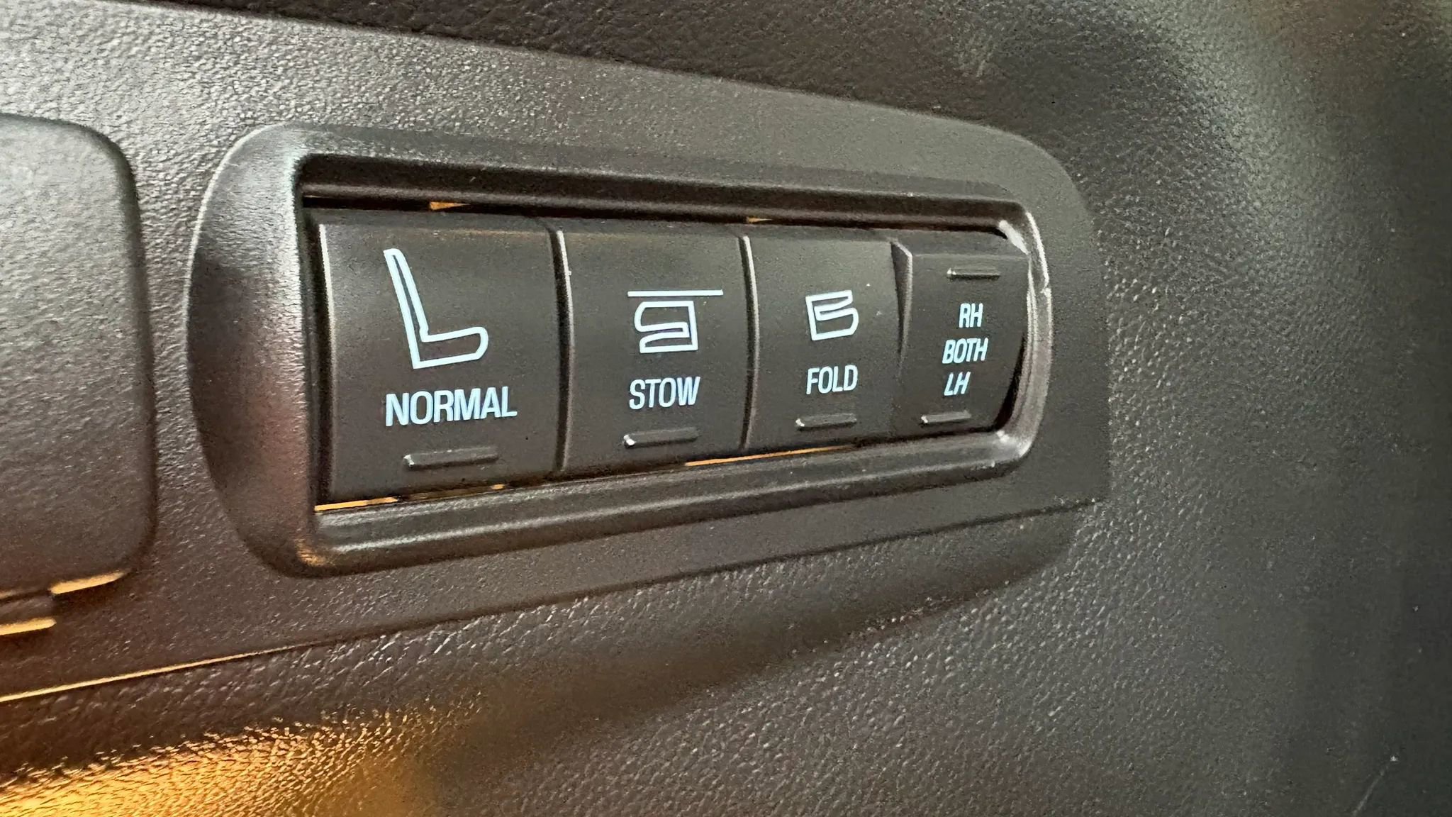Used 2016 Ford Explorer Limited w/ Equipment Group 301A AWD/4WD image 27