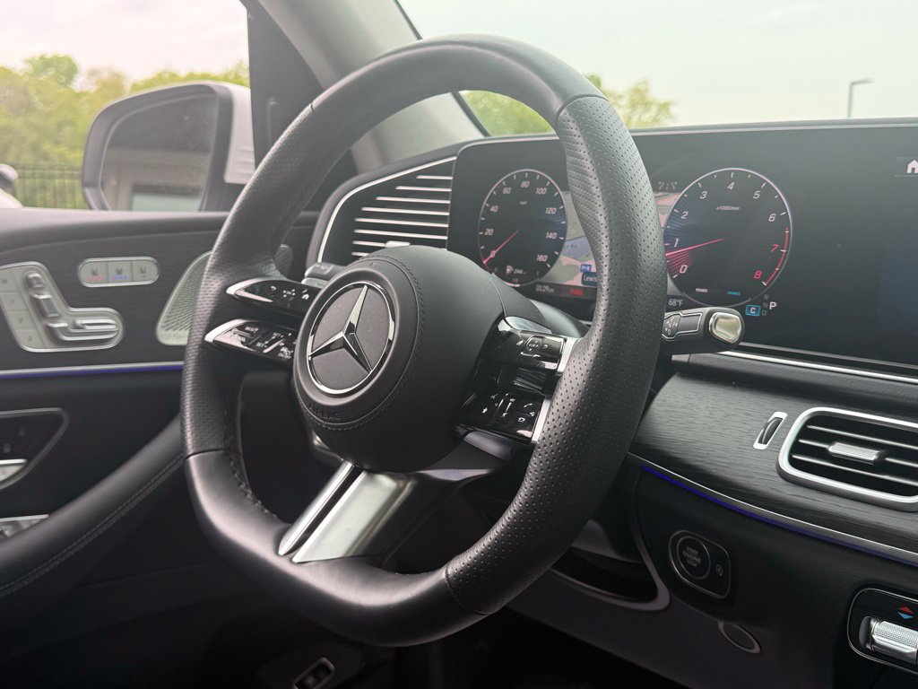 Used 2026 Mercedes-Benz GLS 450 4MATIC image 29