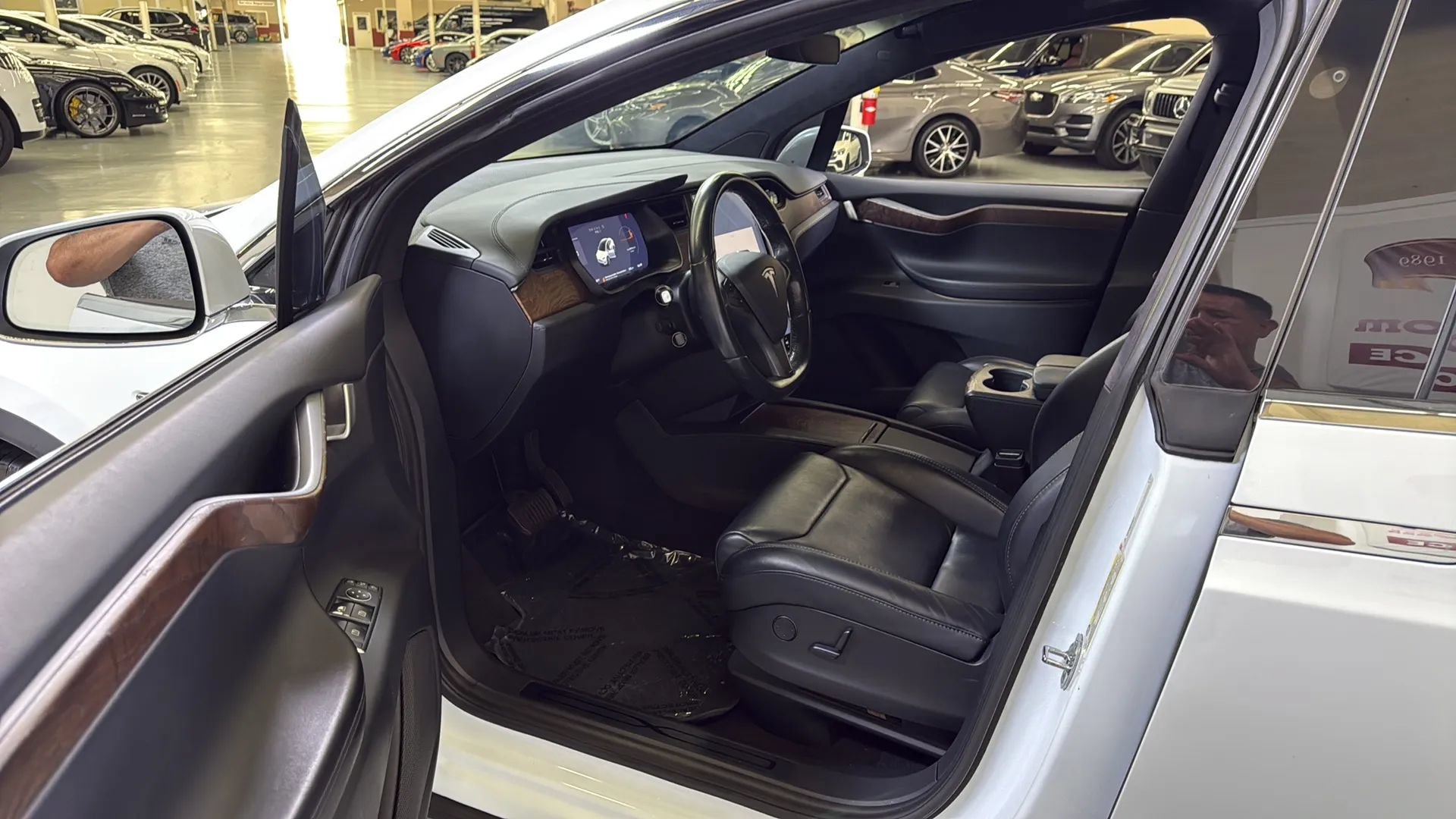 Used 2018 Tesla Model X 75D AWD/4WD image 17