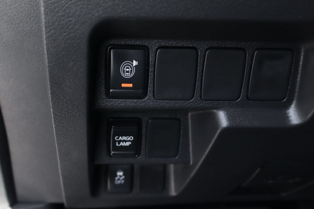 Used 2025 Nissan Frontier S RWD image 23
