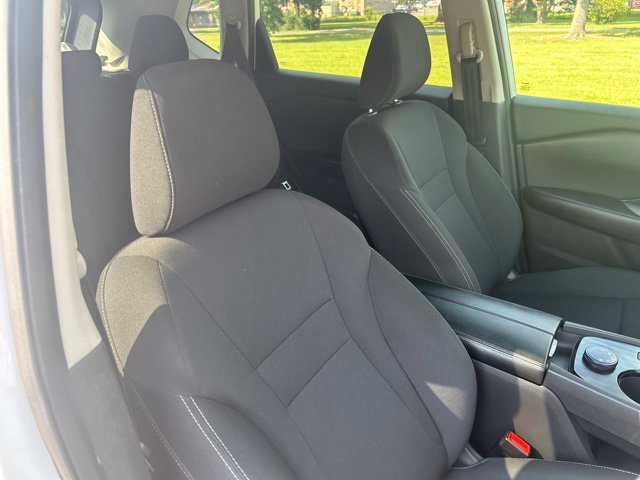Used 2024 Nissan Rogue S AWD/4WD image 27