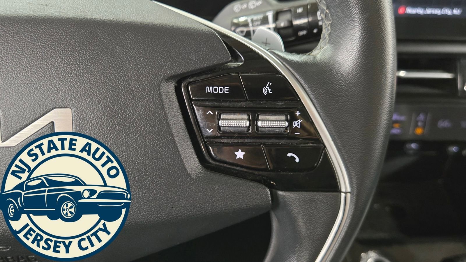 Used 2023 Kia Niro EX FWD image 12