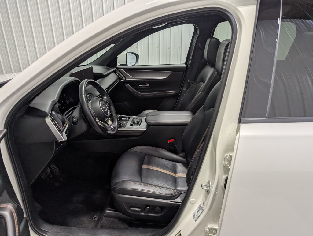 Used 2024 MAZDA CX-90 Plug-In Hybrid w/ Premium Plus AWD/4WD image 17