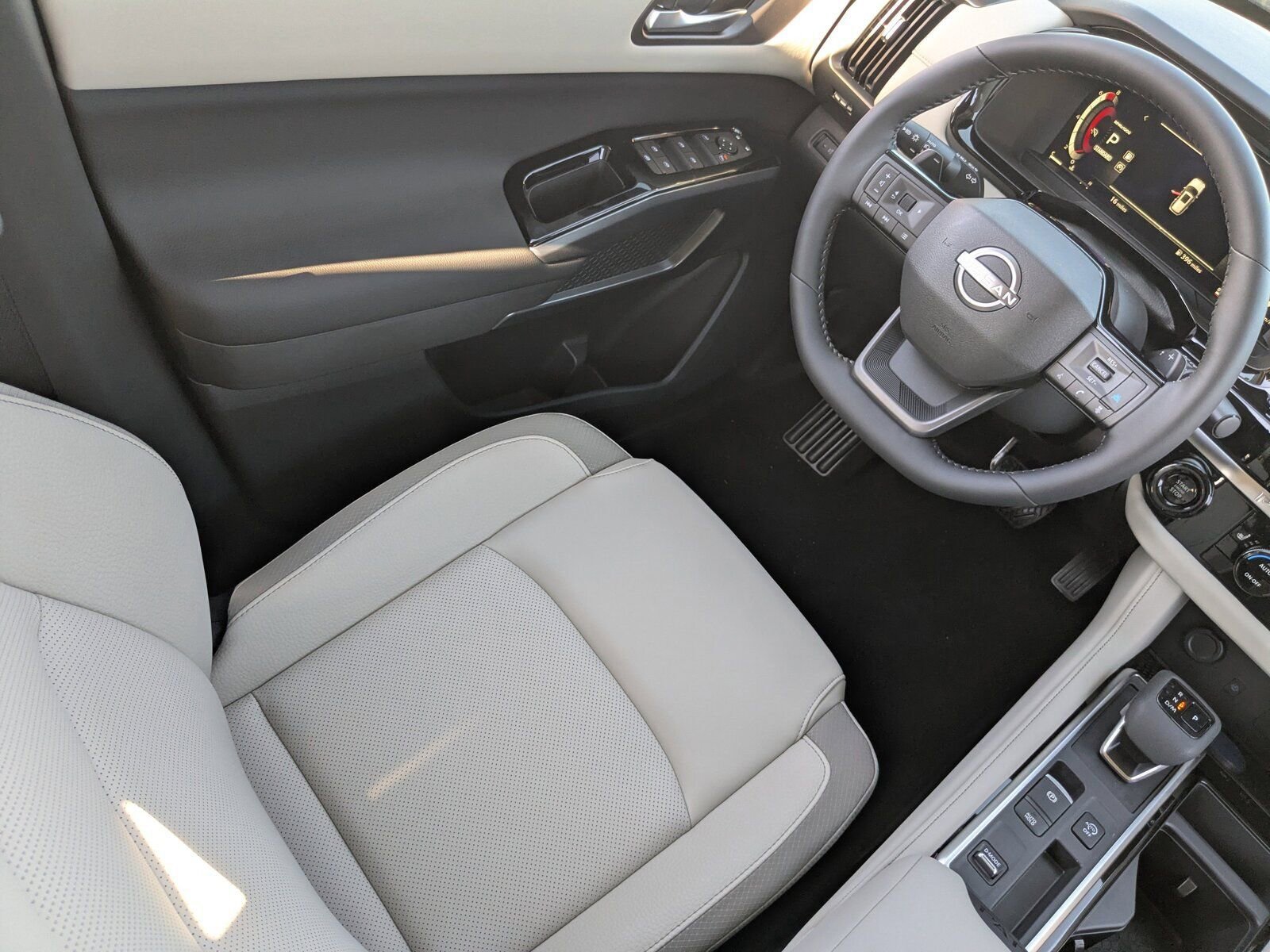 New 2026 Nissan Pathfinder SL image 21