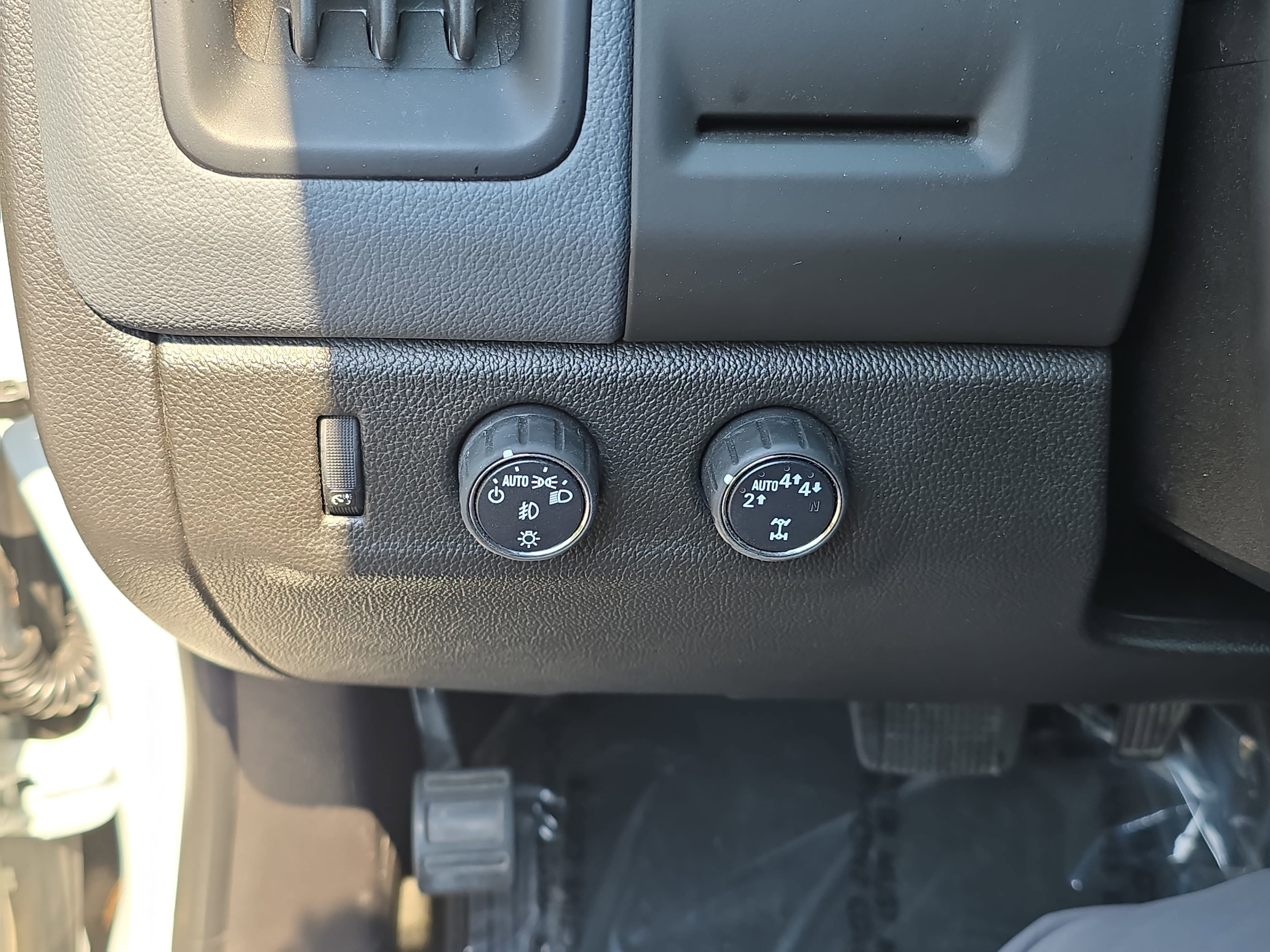 Used 2018 Chevrolet Colorado Z71 AWD/4WD image 25
