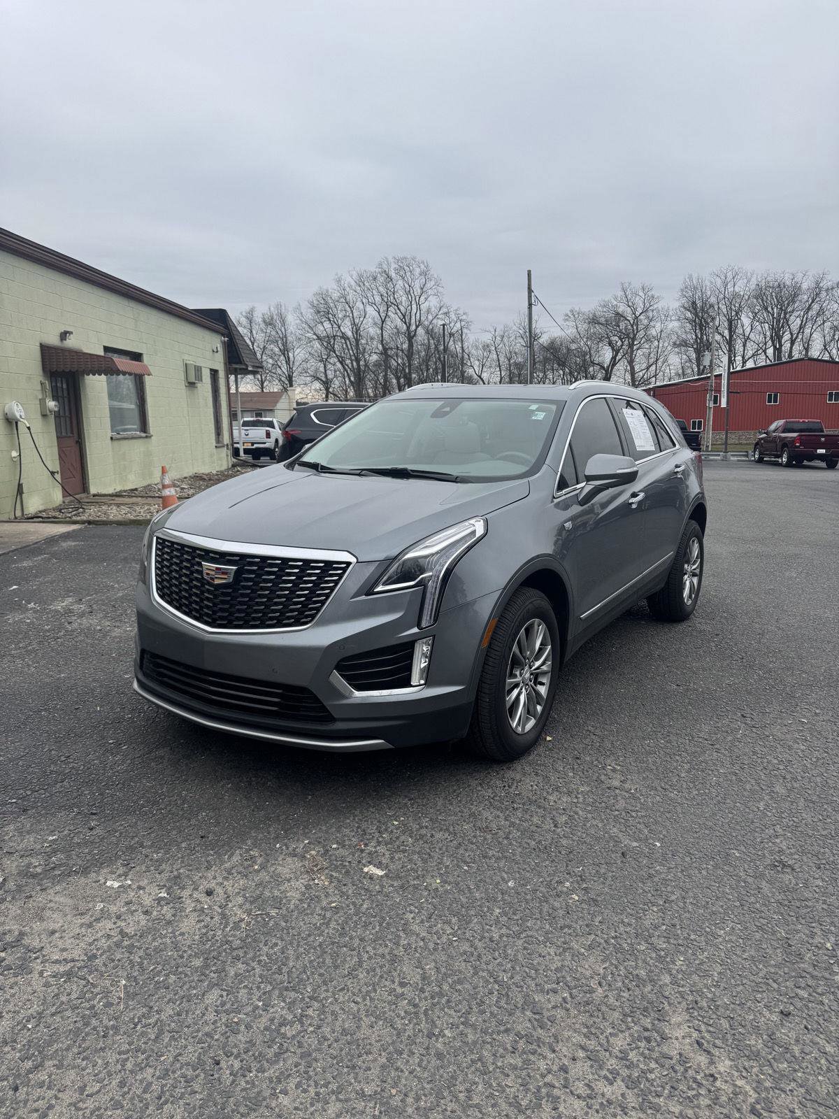 Used 2022 Cadillac XT5 Premium Luxury AWD/4WD image 2