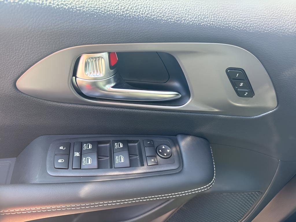 New 2026 Chrysler Pacifica Select FWD image 28
