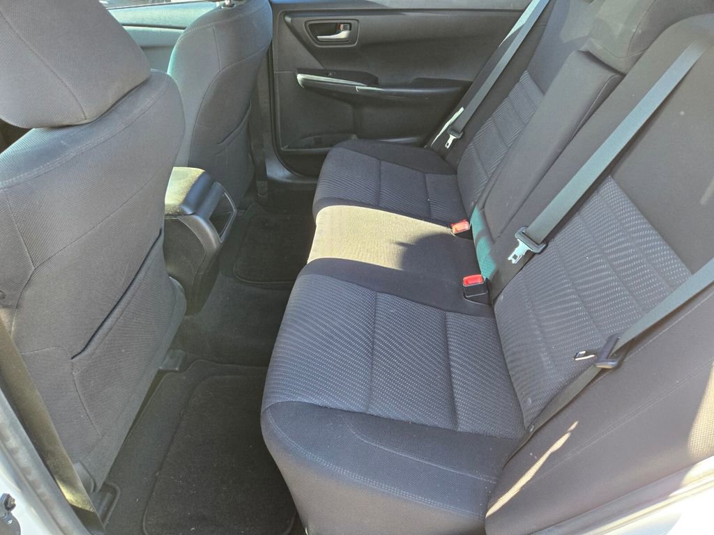 Used 2017 Toyota Camry LE image 7