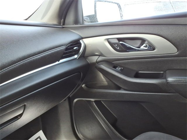 Used 2023 Chevrolet Traverse LT image 23