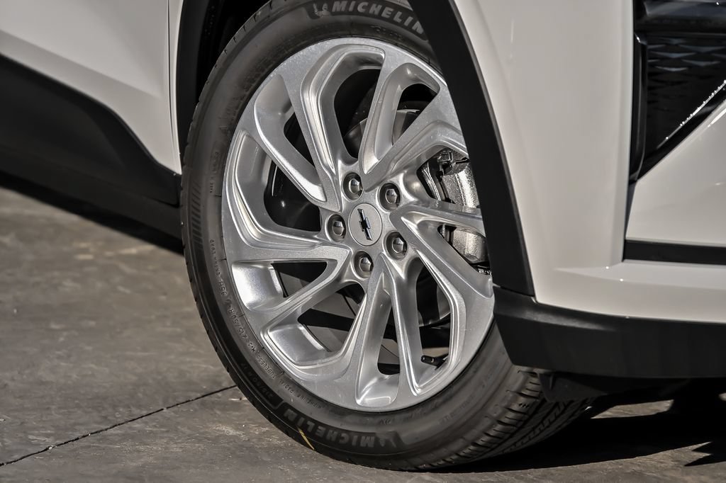 New 2027 Chevrolet Bolt LT FWD image 4