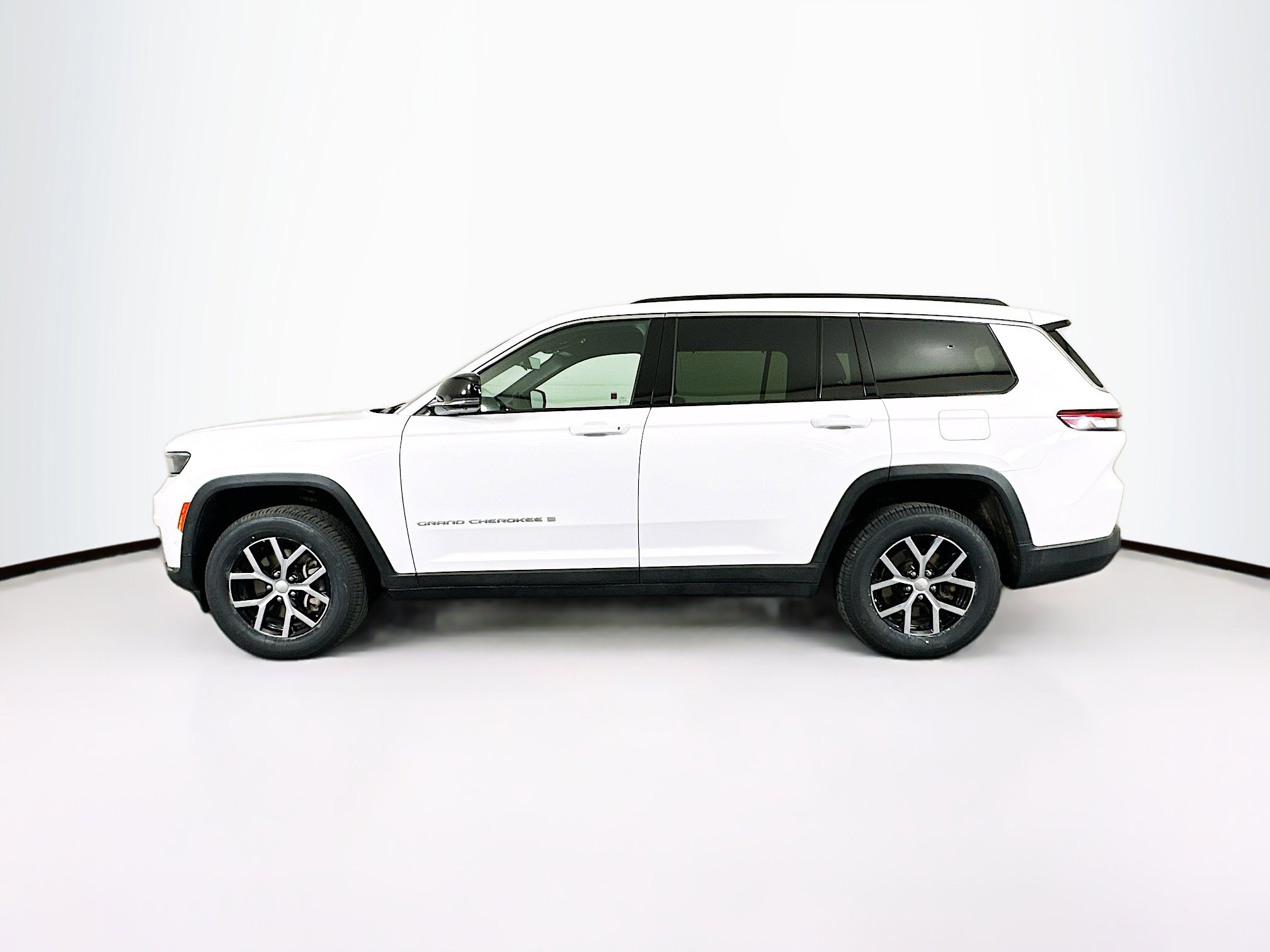 Used 2024 Jeep Grand Cherokee L Limited w/ Luxury Tech Group II AWD/4WD image 4