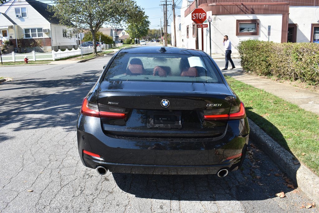 Used 2024 BMW 330i xDrive Sedan w/ Premium Package image 5