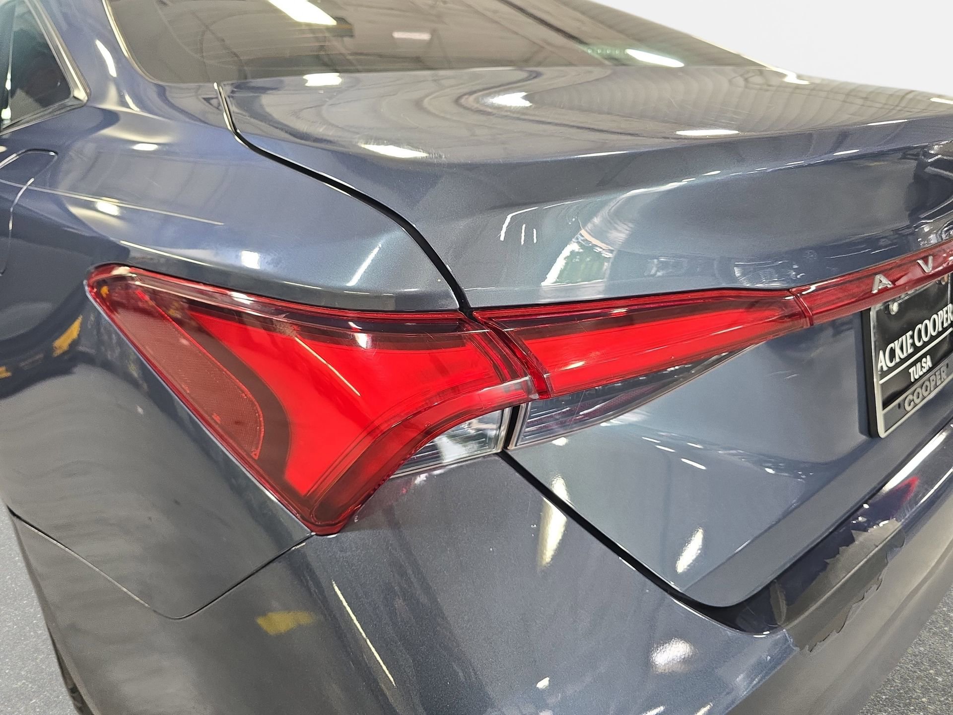 Used 2021 Toyota Avalon XLE FWD image 31