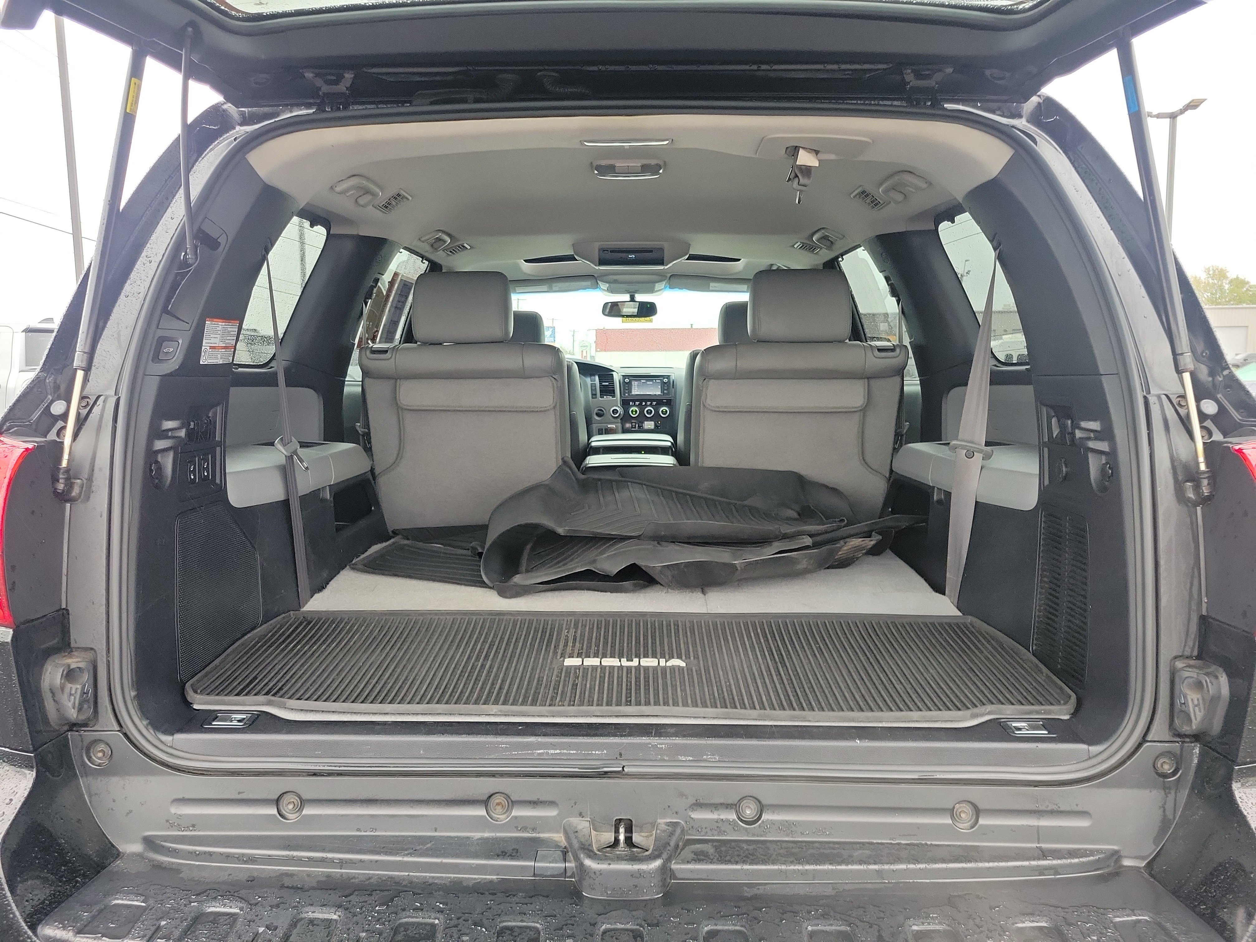 Used 2017 Toyota Sequoia Platinum AWD/4WD image 8