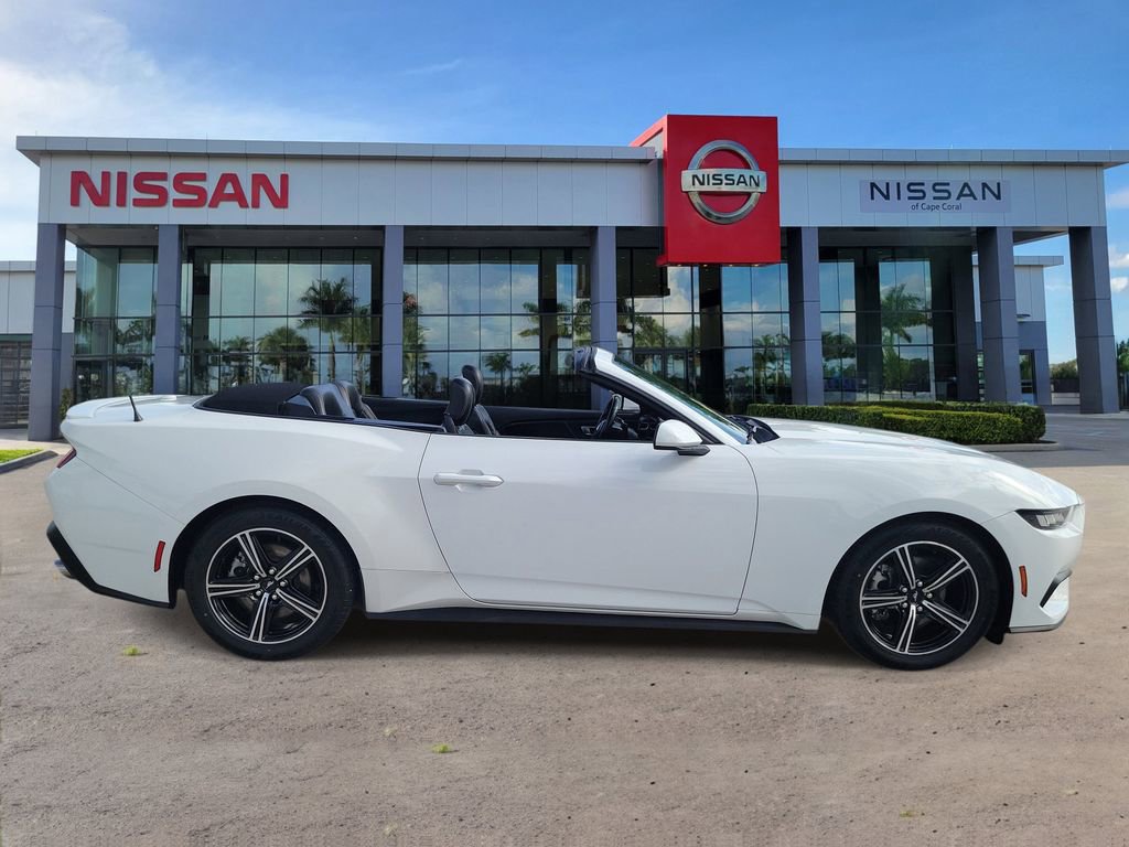 Used 2024 Ford Mustang Premium RWD image 3