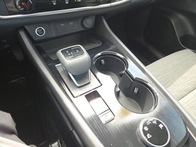 Used 2021 Nissan Rogue S AWD/4WD image 28