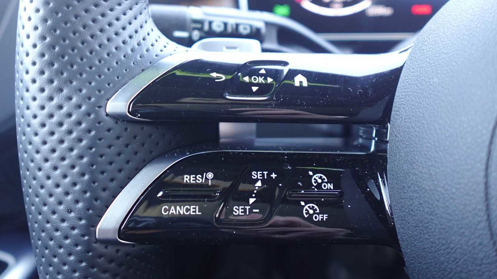 Used 2026 Mercedes-Benz GLC 300 4MATIC image 37