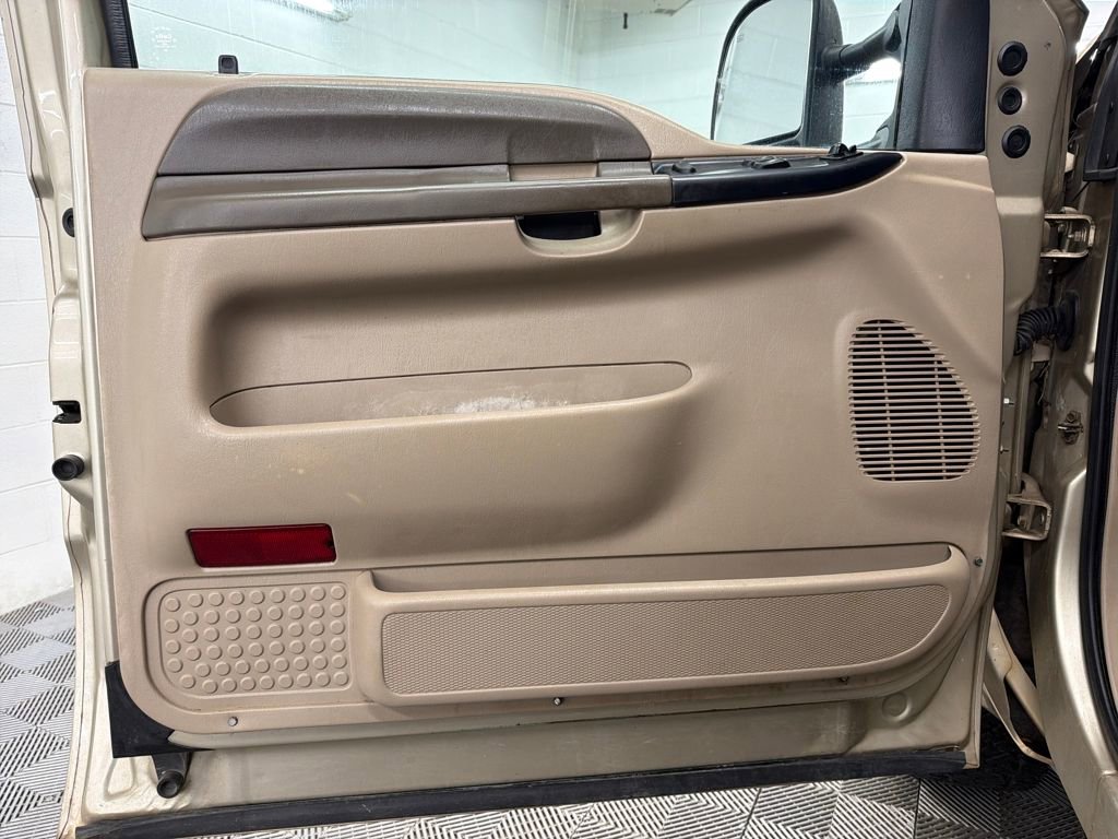 Used 2001 Ford F250 XLT image 14