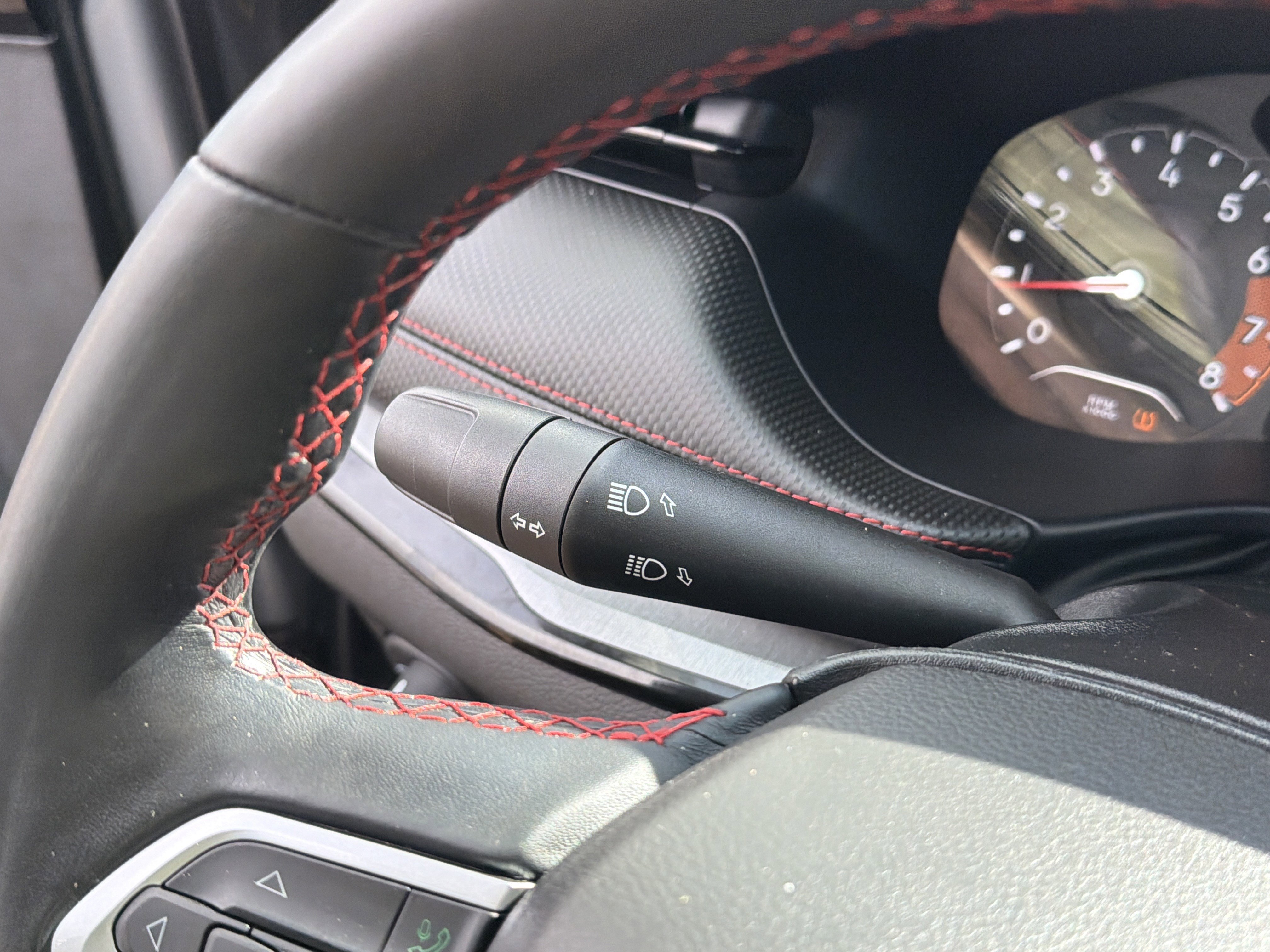 Used 2022 Jeep Compass Trailhawk w/ Trailhawk Convenience Group AWD/4WD image 19