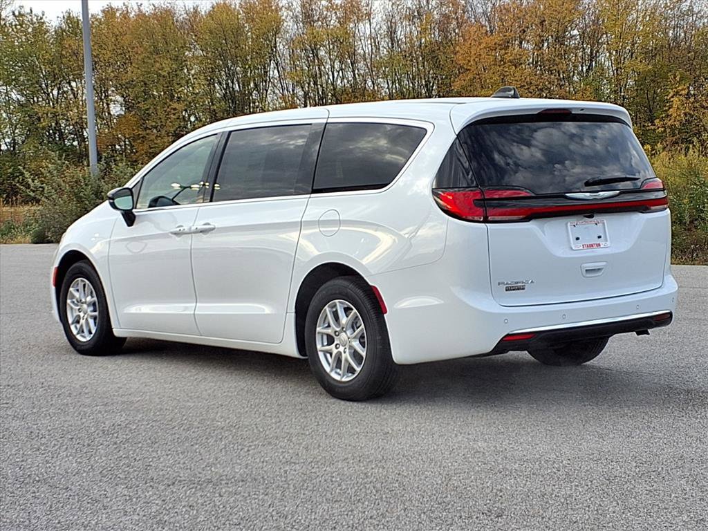 New 2026 Chrysler Pacifica Select image 29