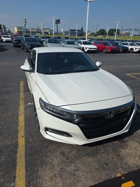 Used 2018 Honda Accord Sport image 2