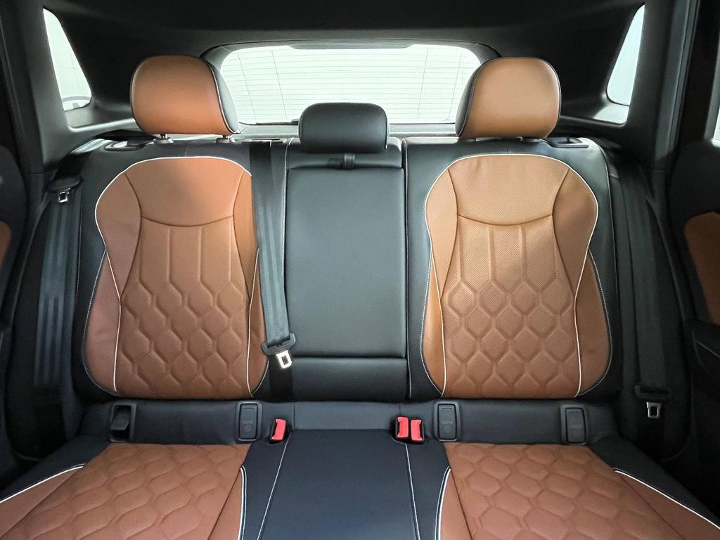 Used 2025 Volkswagen Tiguan SEL R-Line image 17