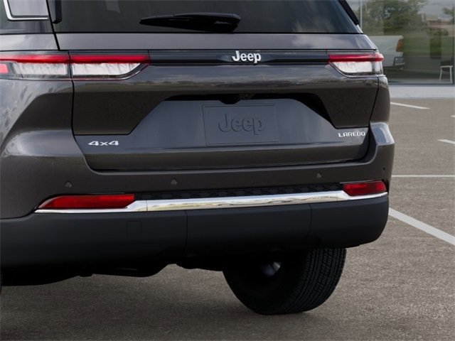 New 2025 Jeep Grand Cherokee Laredo X w/ Luxury Tech Group I image 13