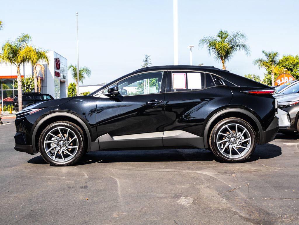 Used 2026 Toyota C-HR AWD/4WD image 4