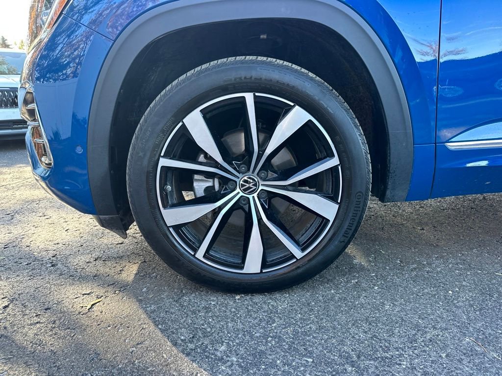 Used 2025 Volkswagen Atlas SEL Premium R-Line image 38