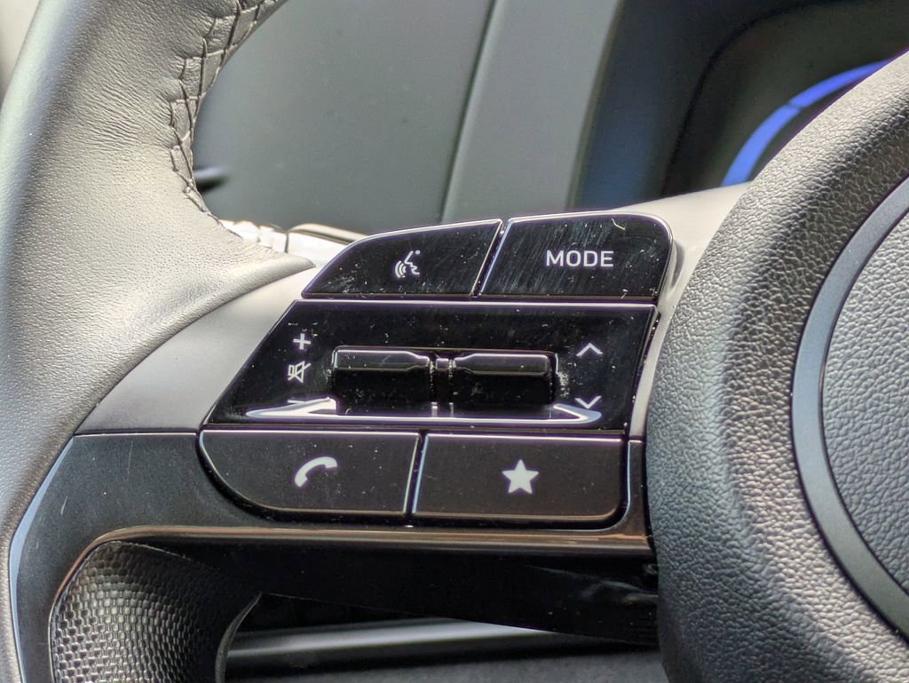 Certified 2025 Hyundai Elantra Sport image 23